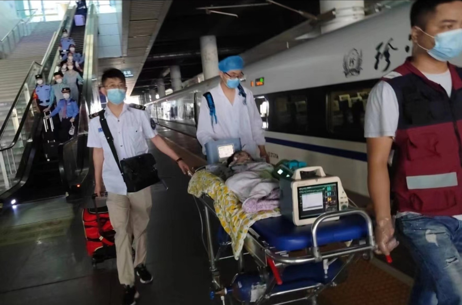 靖西市高铁转运公司